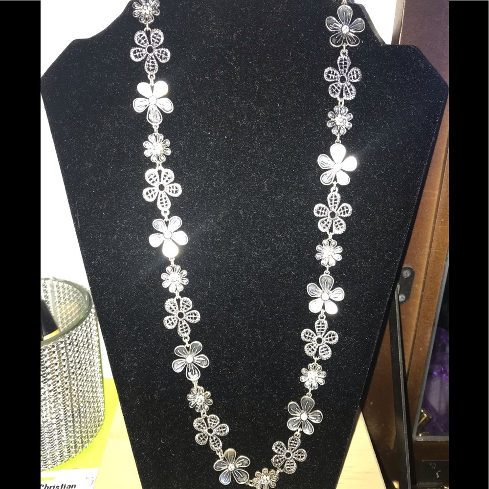Necklace-Daisy Chain